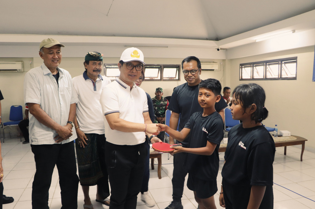 Sekda Adi Arnawa Buka Turnamen Tenis Meja PTM Singasari Blahkiuh IV